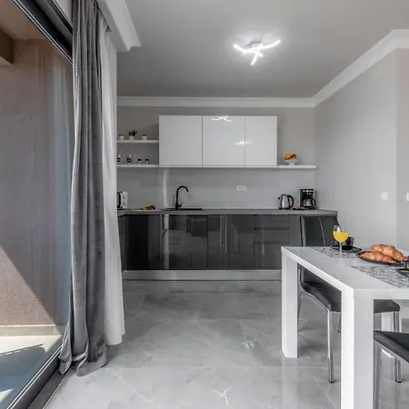 Makris No1 *