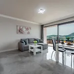 Makris No1