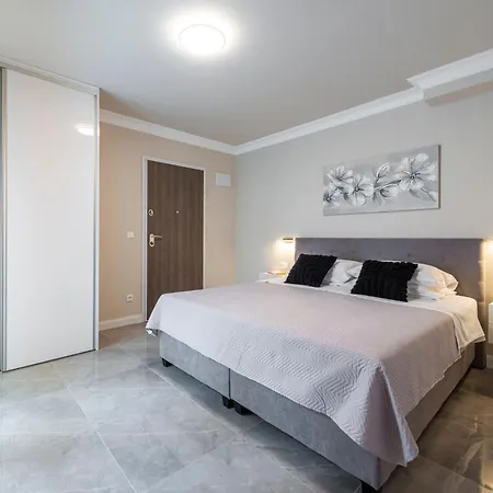 Appartement Makris No1 *